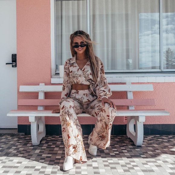 TIGERLILY Silk Mazari Long Sleeve Wrap Crop Top Blouse RRP$249 - Picture 13 of 13